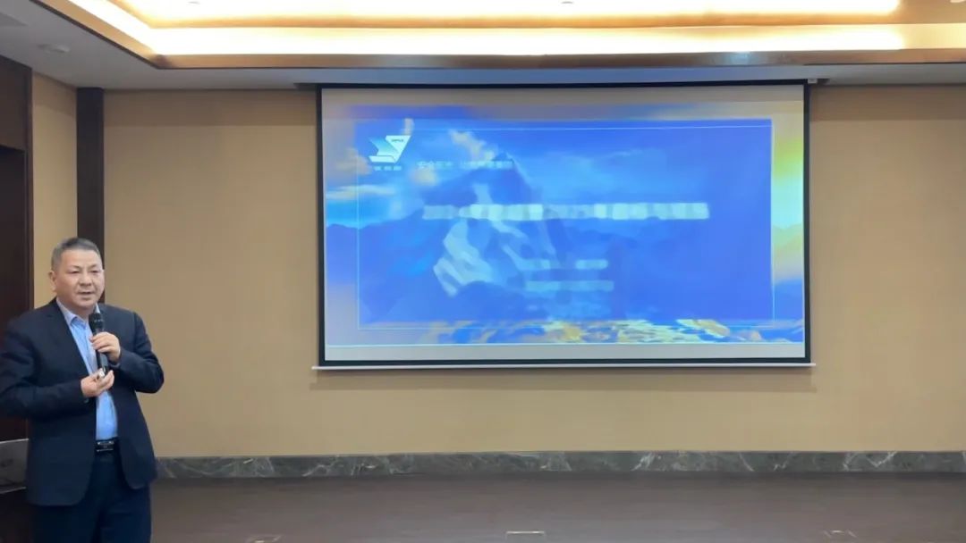 坚持二缩三降 落地现场主义丨夜视丽召开2024年度事情总结聚会